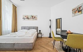 Easy-Flat Rokitanskygasse - Apartments Near Tram 43 To City Center